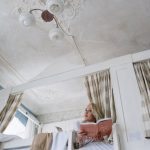 Натяжные потолки с эффектом мягкого свечения для спальни в Новосибирске